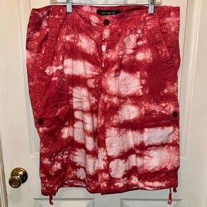 MAXI MILIAN New York Men’s Tie Dye Cargo Shorts. Waist 40. Inseam 13.